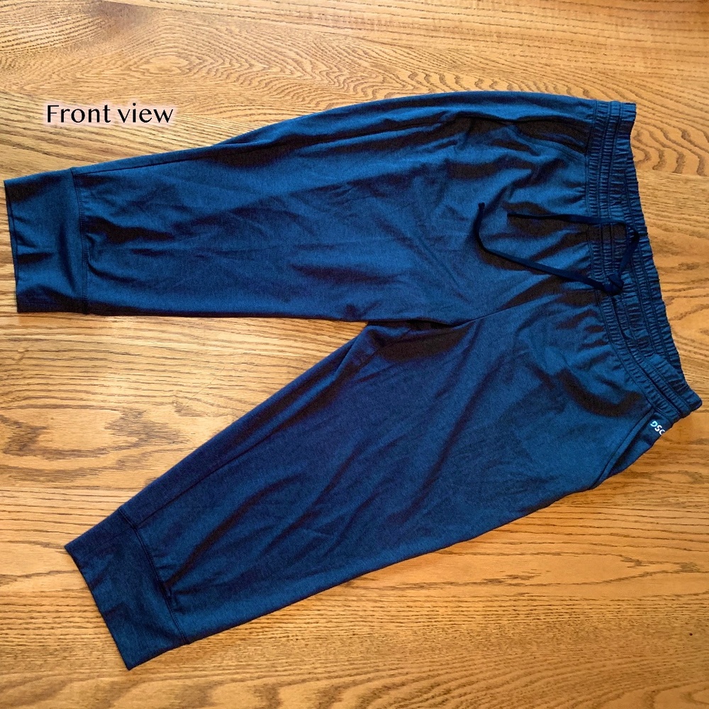 "DSG" Capri joggers/lounge pants, L